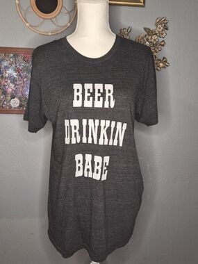 Graphic 'Beer Drinkin Babe' Short Sleeve Tee - Charcoal